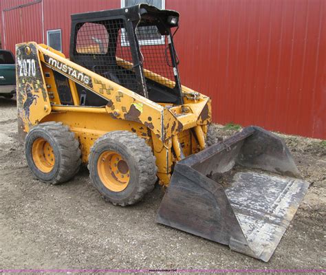 mustang 2070 skid steer